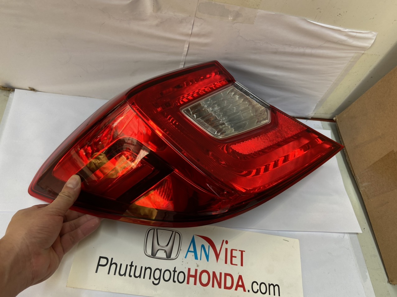 Đèn hậu Honda Brio 